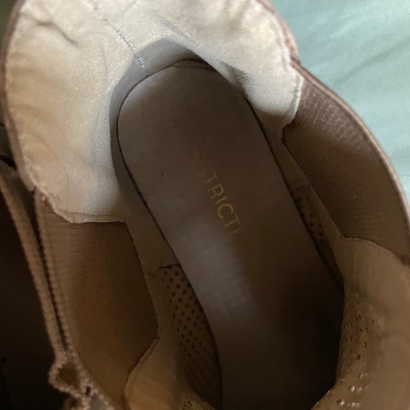 3/$5đź’«donating soon- Short tan boots - Picture 4 of 11